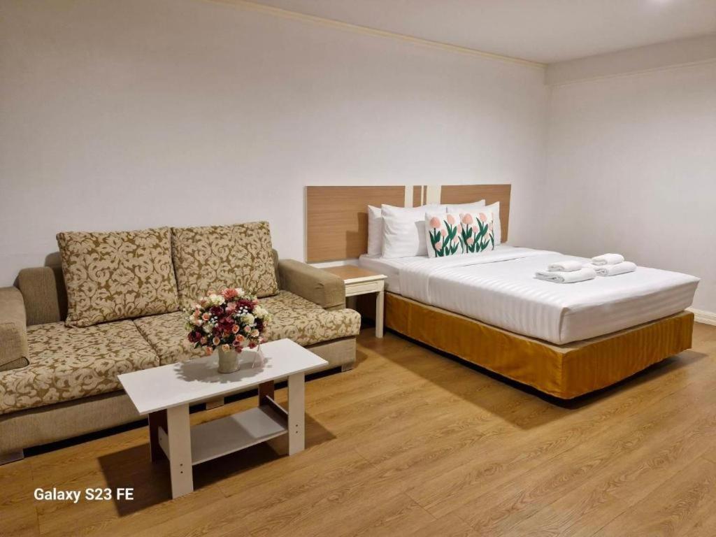Town In Town Gardent Resort 방콕 외부 사진