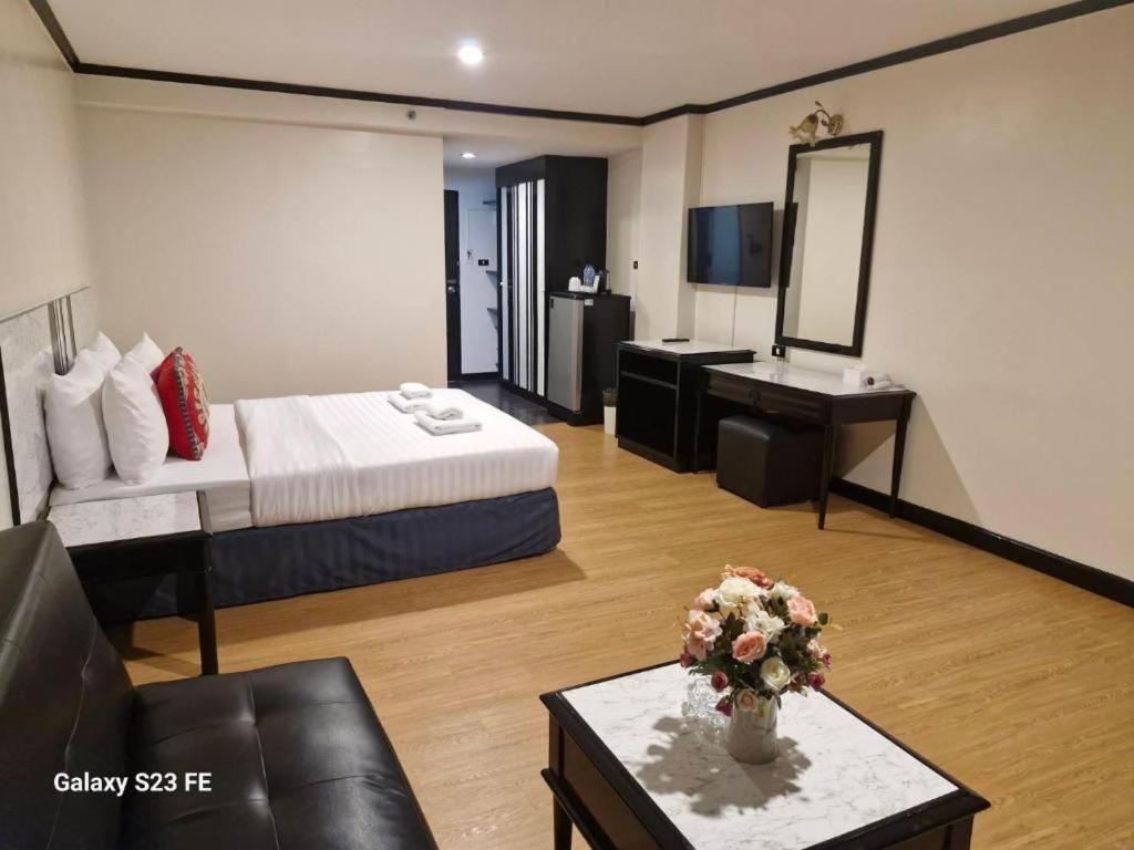 Town In Town Gardent Resort 방콕 외부 사진